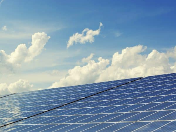 HOW GOING SOLAR BENEFITS THE ENVIRONMENT AND PUBLIC HEALTH